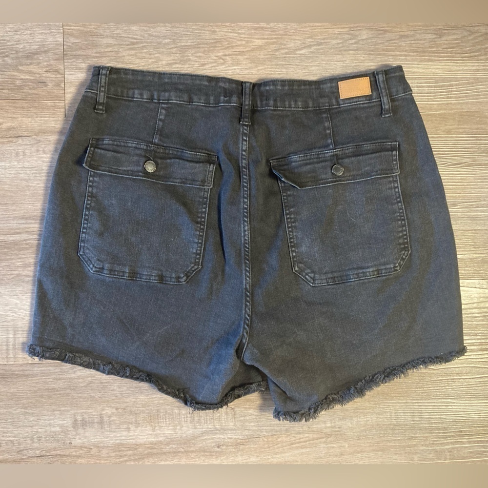 Judy Blue Shorts 3X Faded Black Fray Hem High Rise Cut-Off - Picture 7 of 12